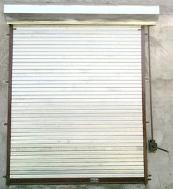 Rolling Shutter with Manual Gear Handle
